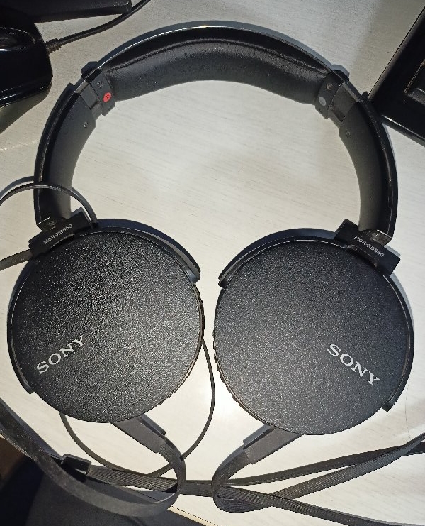 SONY MDR XB550 gintaa