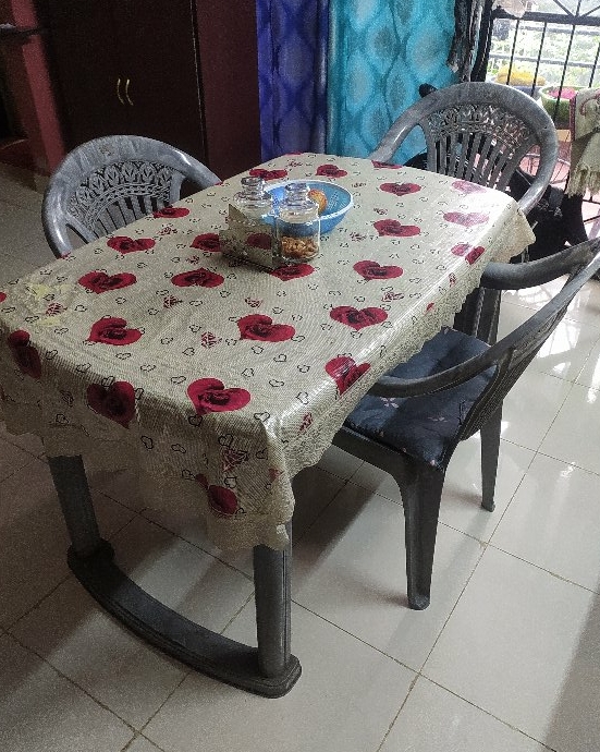 Nilkamal table and online chair set