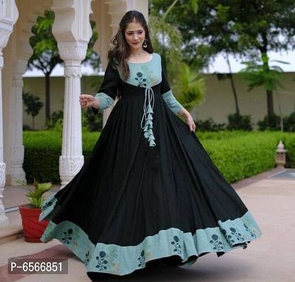 Western Dresses in Pakistan | Long Frocks and Maxi Designs (2021)