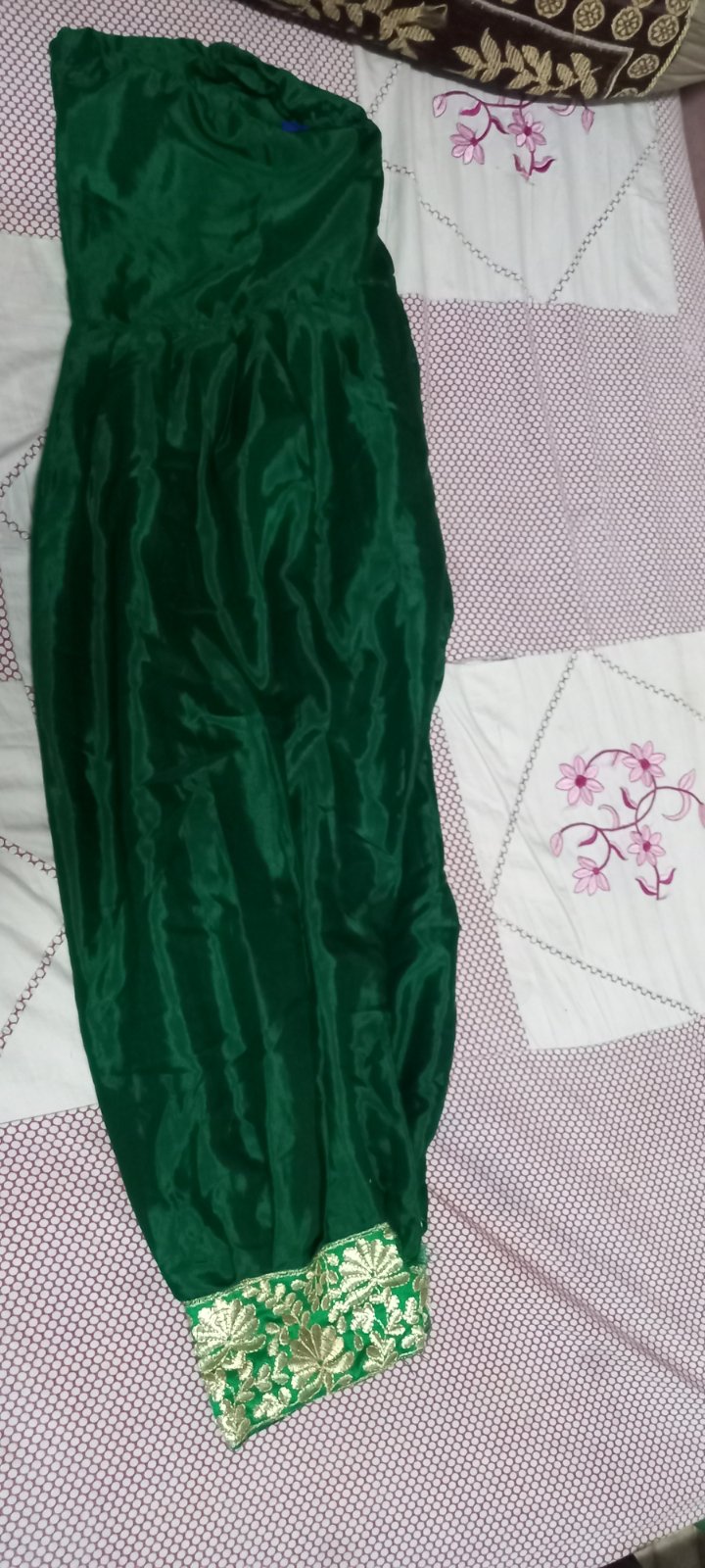 Buy YSK Kareena Kapoor Blue Gold Bollywood Replica Embroidery Border Sari  online - Looksgud.in