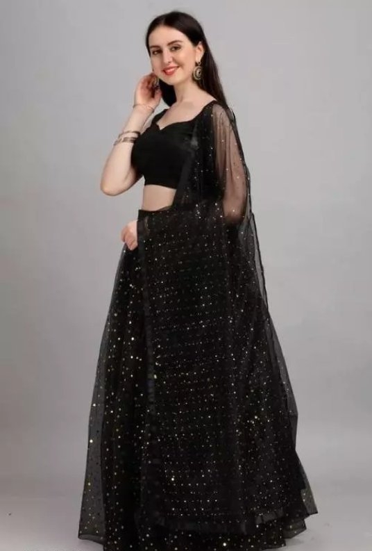 Sunakshi sharma black dress party make up | Beautiful pakistani dresses,  Stylish dresses for girls, Indian bridal dress