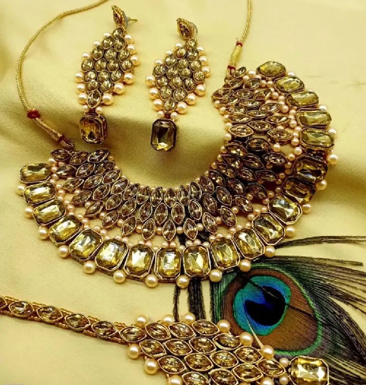 Golden stone necklace on sale set