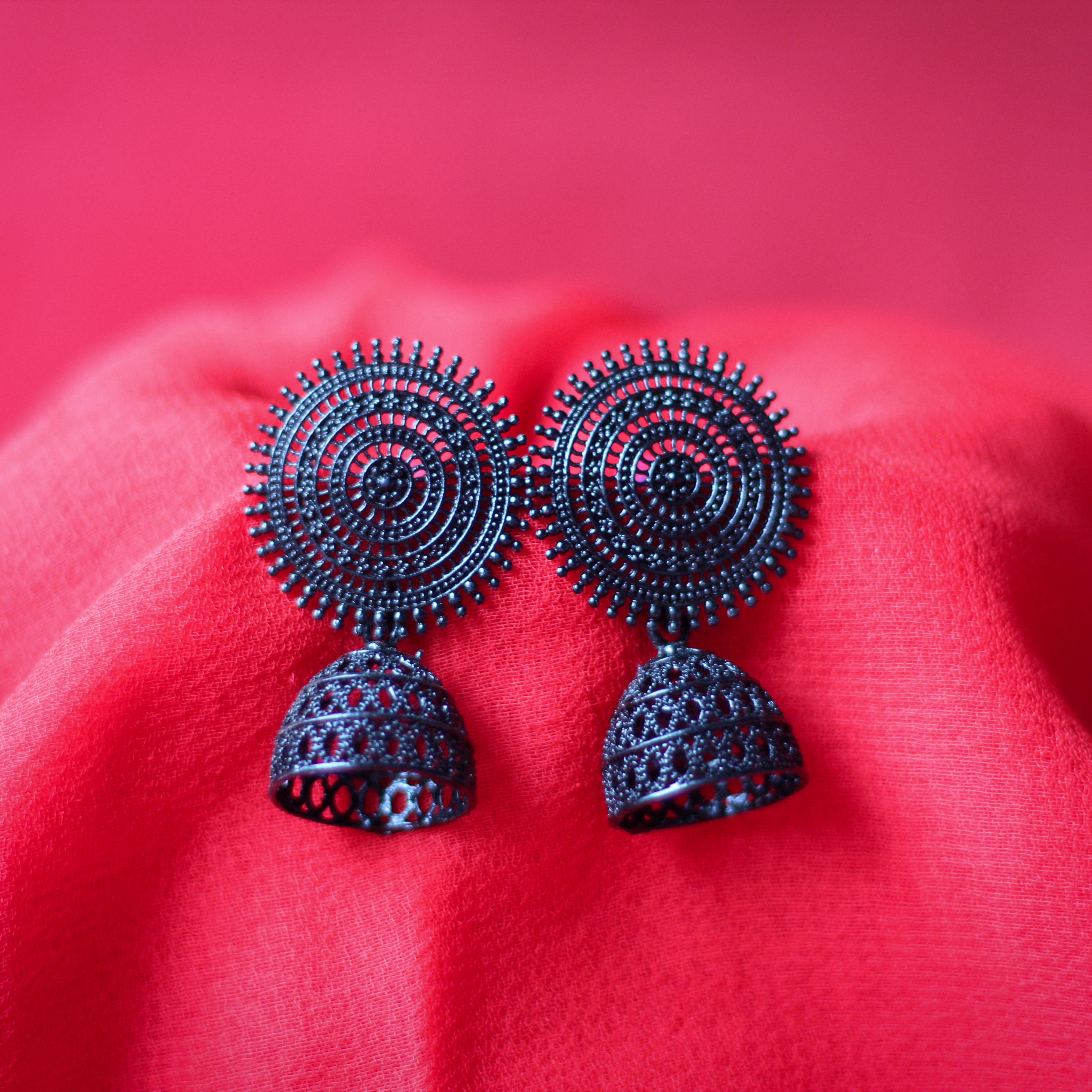 Amazon.com: Jumwrit Big Pearl Hoop Earrings Lightweight Geometric Round  Circle Earrings Faux Pearl Beaded Dangle Drop Earrings for Women Girls(Black)  : Clothing, Shoes & Jewelry