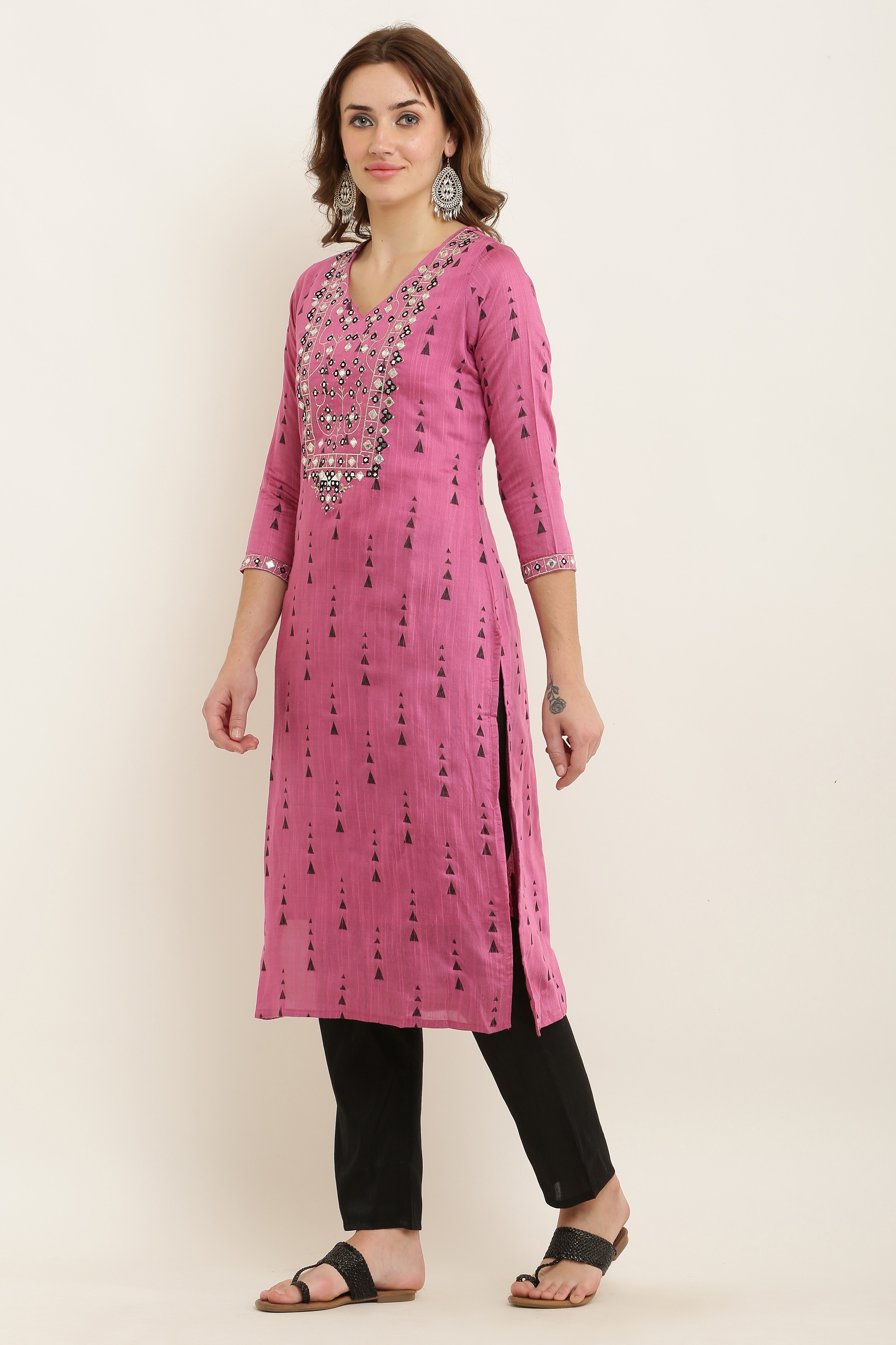 Georgette Kurti With Pant at Rs 1300/piece | Kurti With Pants in Surat |  ID: 2849228337197